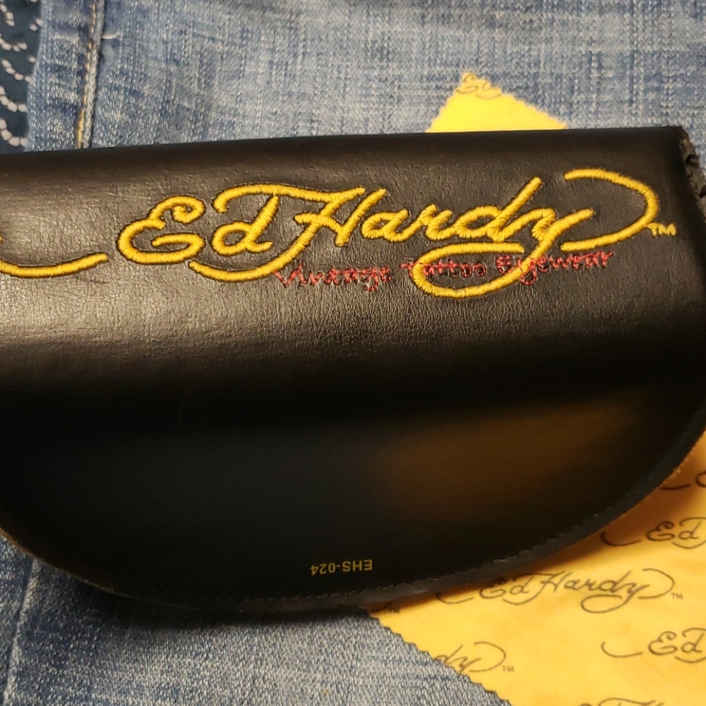 ED HARDY ROSE SUNGLASS CASE - Picture 5 of 5